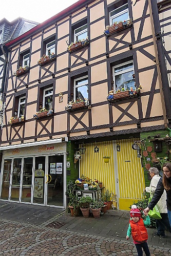 BadNeu (23)